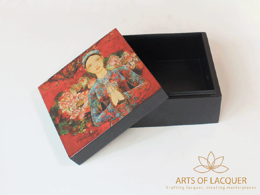 Chic Blossom Lacquered Wooden Jewelry Box