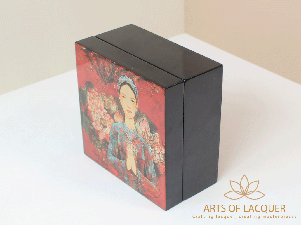 Chic Blossom Lacquered Wooden Jewelry Box