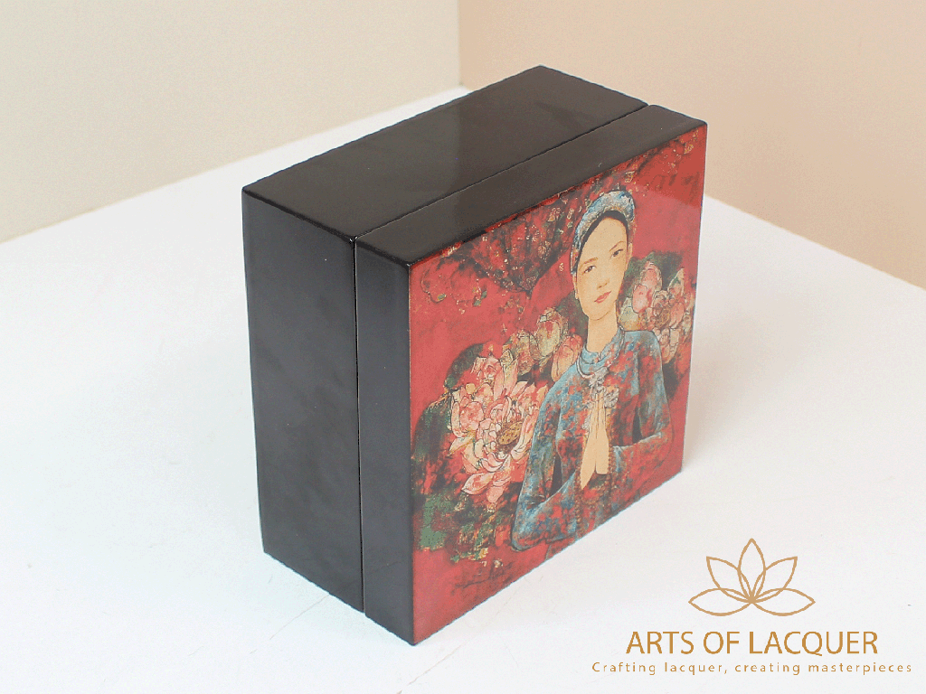 Chic Blossom Lacquered Wooden Jewelry Box