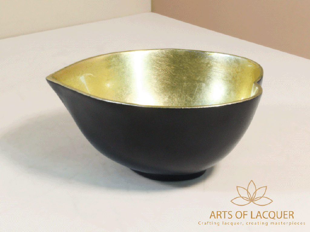 Radiant Gold Heart Lacquer Bowl