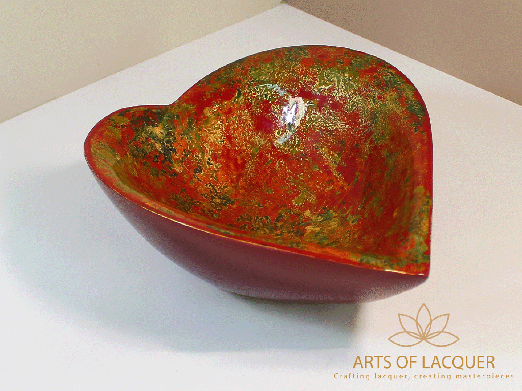 Romantic Heart Lacquer Bowl - Vibrant Red Decorative Centerpiece