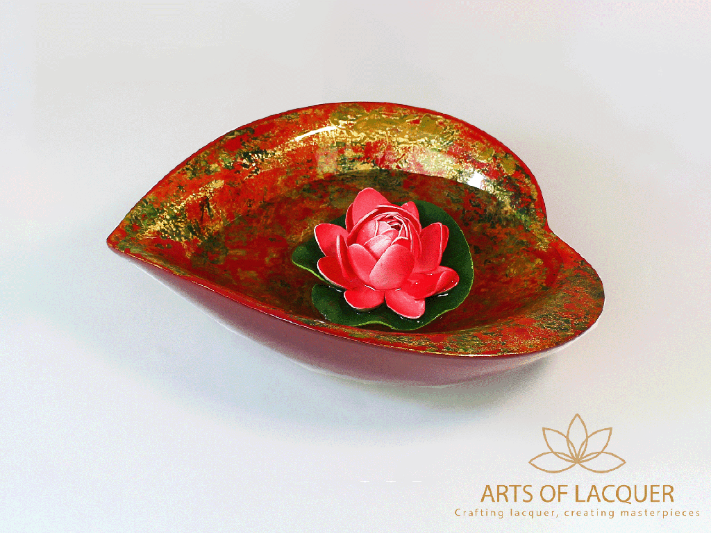 Romantic Heart Lacquer Bowl - Vibrant Red Decorative Centerpiece