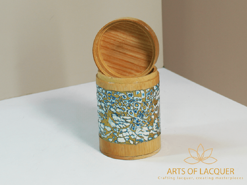 Blue Pattern Bamboo Lacquer Jar with Eggshell Inlay