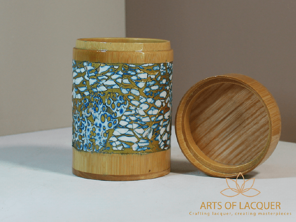 Blue Pattern Bamboo Lacquer Jar with Eggshell Inlay