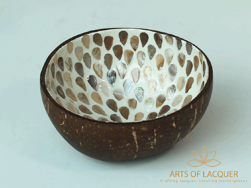 Lacquered Coconut Bowl in Teardrop Pearl Inlay