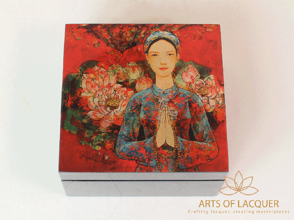 Chic Blossom Lacquered Wooden Jewelry Box