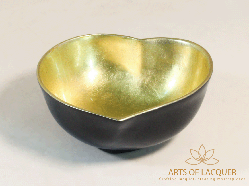 Radiant Gold Heart Lacquer Bowl