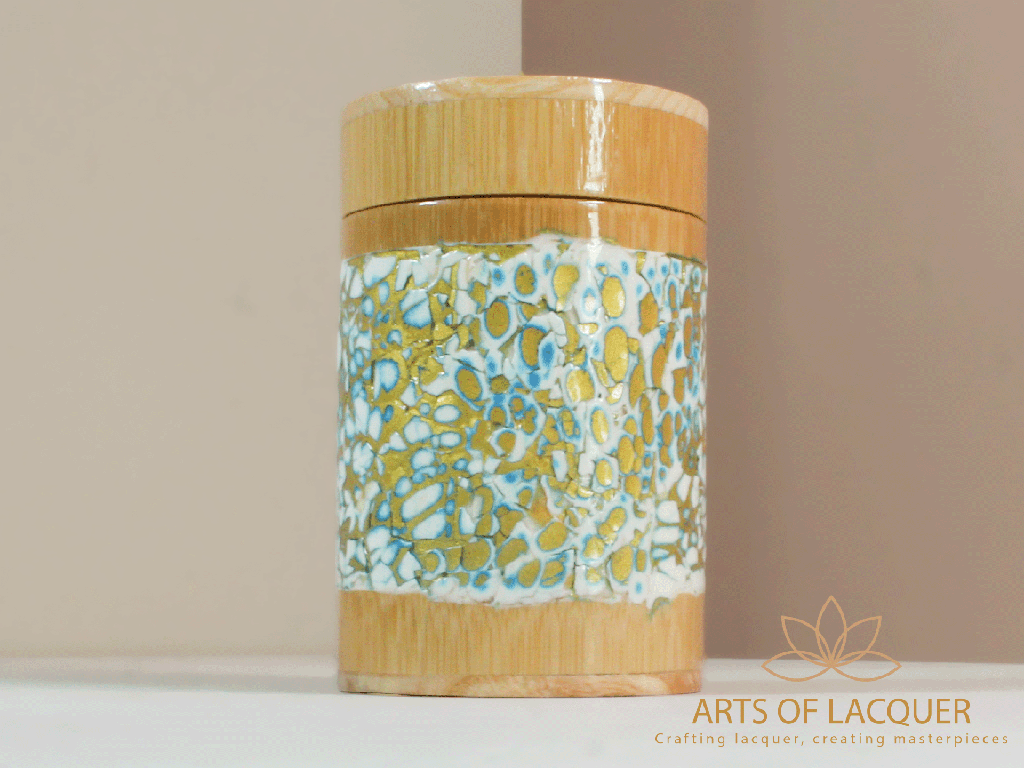 Blue Bamboo Lacquer Jar with Eggshell Mosaic