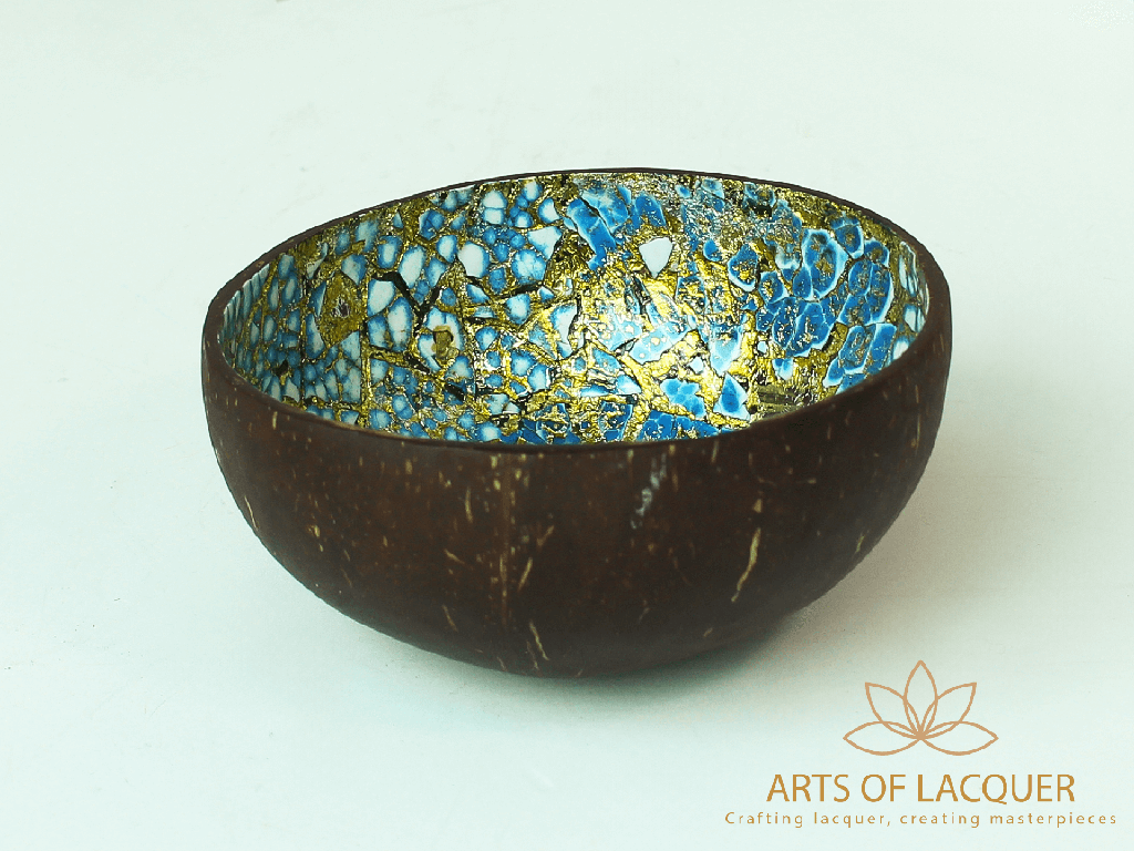 Eggshell Coconut Lacquer Bowl in Sapphire Golden